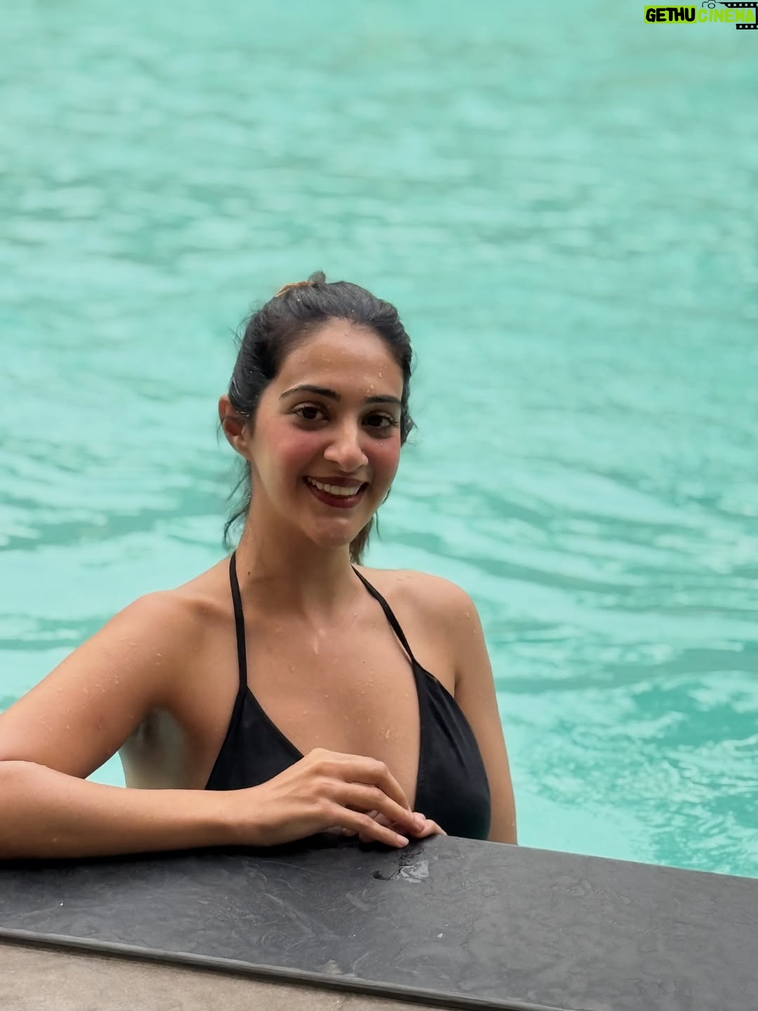 Arshin Mehta - 4.5K Likes - Take be back here ✨💫

#happyscenes #pool #vacation #arshinmehta