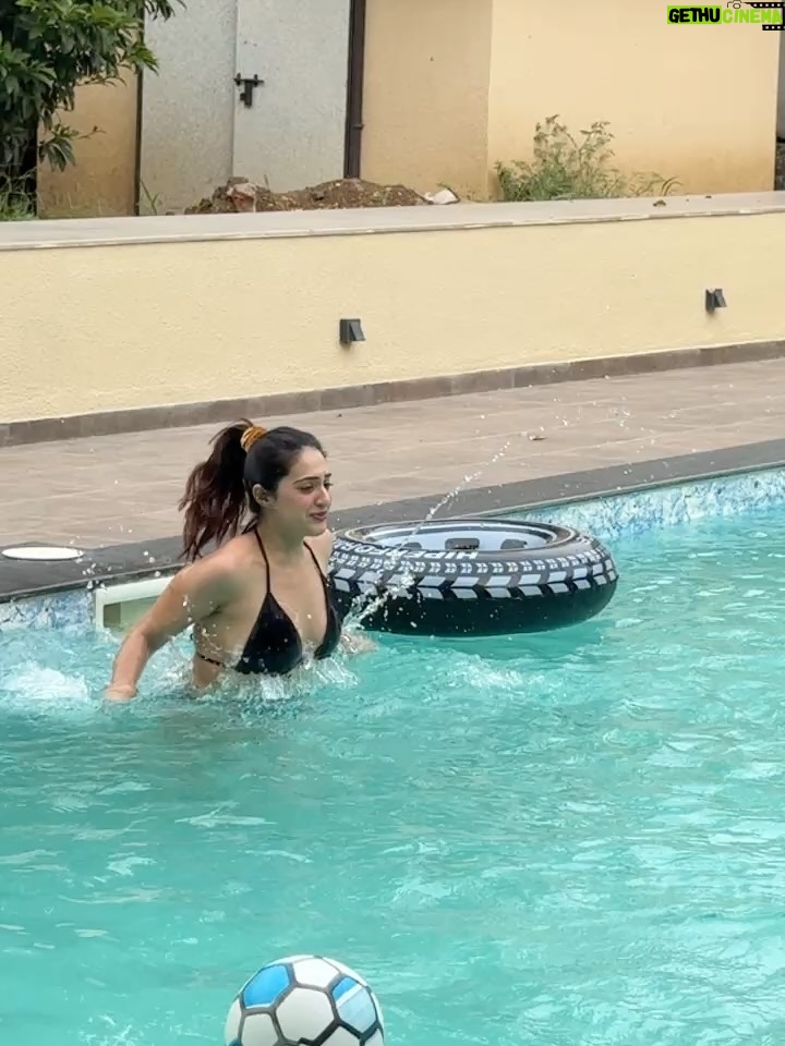 Arshin Mehta - 4.5K Likes - Take be back here ✨💫

#happyscenes #pool #vacation #arshinmehta