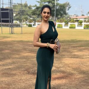 Arshin Mehta Instagram - 👗 

#arshinmehta shoot, Indore, series