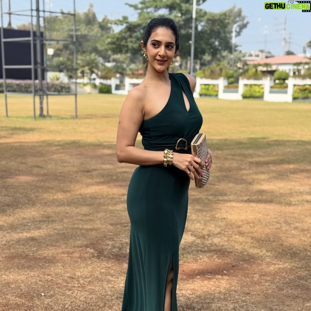 Arshin Mehta - 1.8K Likes - 👗 

#arshinmehta shoot, Indore, series