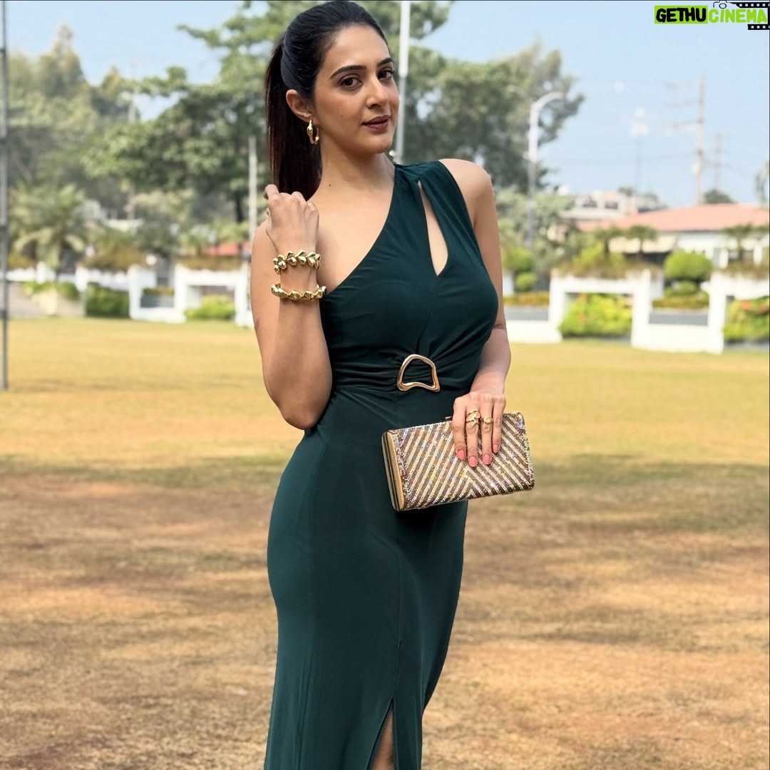 Arshin Mehta - 1.8K Likes - 👗 

#arshinmehta shoot, Indore, series