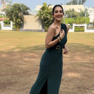 Arshin Mehta Instagram - 👗 

#arshinmehta shoot, Indore, series