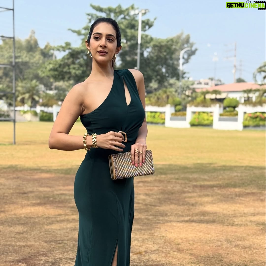Arshin Mehta - 1.8K Likes - 👗 

#arshinmehta shoot, Indore, series