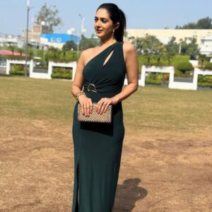 Arshin Mehta Instagram - 👗 

#arshinmehta shoot, Indore, series