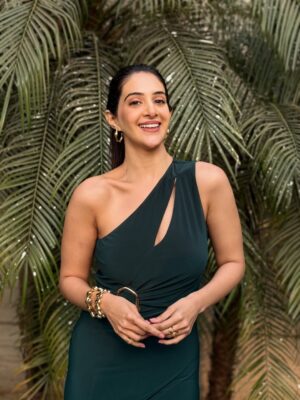 Arshin Mehta Instagram - 🌴🍋‍🟩 

Mua- @nehasolanki1609

#arshinmehta #fashionista #shootings #cameraaction
