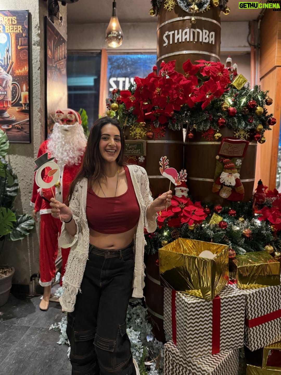 Arshin Mehta - 2.1K Likes - Merryyyyy Christmas celebration🤶🏻 🎄🎁 🔔

Hohohohoho 😅

#arshinmehta @sthambabrewery #happytimes #christmas