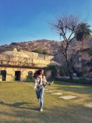 Arshina Sumbul Instagram - Vibes 2026✨💘
.
.
.
.
#happynewyear #2026goals
#ootd #pushkartravel