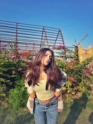Arshina Sumbul Instagram - Vibes 2026✨💘
.
.
.
.
#happynewyear #2026goals
#ootd #pushkartravel