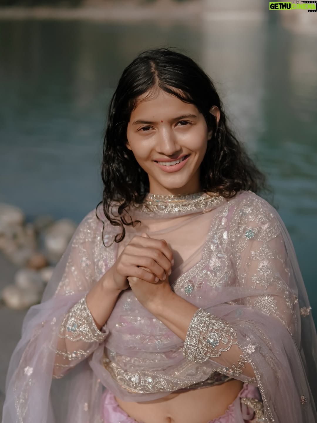 Arti Chaudhary - 122.1K Likes - Proud of myself🫶 दिल  को दिल रखा बाज़ार नहीं बनाया 💯🕊️🫀…
@artichaudhary1056 🌻..
.
.
.
.
Lehenga by @radhikabutic01 🌸..
📸 @cinex2025 
🎨 @edittbyjai 
.
.
.
.
.
#artichaudhary1056 #potraitphotographer #cinimetic #shoot #indian #lehenga #traditionaloutfit #uk #viralpost #artians #explore #trend #explore