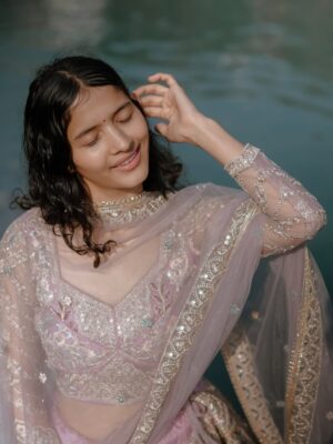 Arti Chaudhary Instagram - Proud of myself🫶 दिल को दिल रखा बाज़ार नहीं बनाया 💯🕊️🫀…
@artichaudhary1056 🌻..
.
.
.
.
Lehenga by @radhikabutic01 🌸..
📸 @cinex2025
🎨 @edittbyjai
.
.
.
.
.
#artichaudhary1056 #potraitphotographer #cinimetic #shoot #indian #lehenga #traditionaloutfit #uk #viralpost #artians #explore #trend #explore