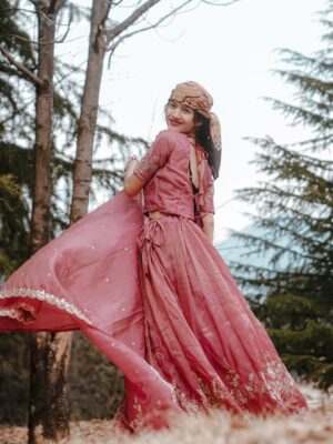 Arti Chaudhary Instagram - Dill s pahadi 🌸..
@artichaudhary1056 🕊️..
.
.
#pahadi 😍…
Outfit by @theprincessstop
🎨 @edittbyjai
.
.
#artichaudhary1056 #instapic #instalikes #trend