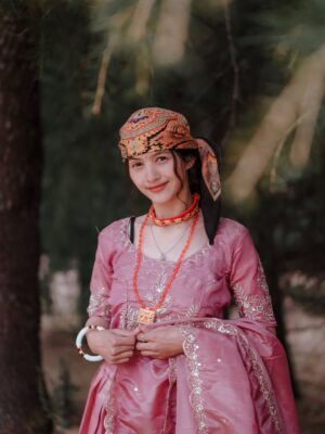 Arti Chaudhary Instagram - Dill s pahadi 🌸..
@artichaudhary1056 🕊️..
.
.
#pahadi 😍…
Outfit by @theprincessstop
🎨 @edittbyjai
.
.
#artichaudhary1056 #instapic #instalikes #trend