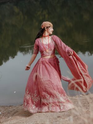 Arti Chaudhary Instagram - Dill s pahadi 🌸..
@artichaudhary1056 🕊️..
.
.
#pahadi 😍…
Outfit by @theprincessstop
🎨 @edittbyjai
.
.
#artichaudhary1056 #instapic #instalikes #trend