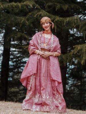 Arti Chaudhary Instagram - Dill s pahadi 🌸..
@artichaudhary1056 🕊️..
.
.
#pahadi 😍…
Outfit by @theprincessstop
🎨 @edittbyjai
.
.
#artichaudhary1056 #instapic #instalikes #trend