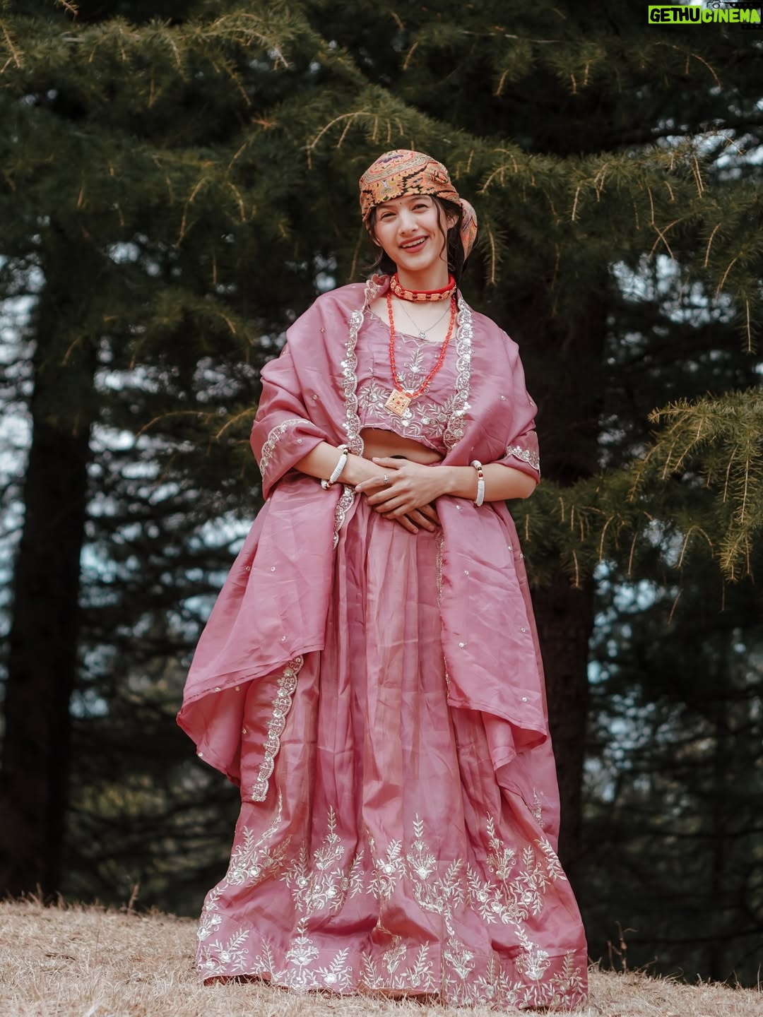 Arti Chaudhary - 126.4K Likes - Dill s pahadi 🌸..
@artichaudhary1056 🕊️..
.
.
#pahadi 😍…
Outfit by @theprincessstop 
🎨  @edittbyjai 
.
.
#artichaudhary1056 #instapic #instalikes #trend