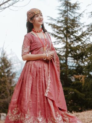 Arti Chaudhary Instagram - Dill s pahadi 🌸..
@artichaudhary1056 🕊️..
.
.
#pahadi 😍…
Outfit by @theprincessstop
🎨 @edittbyjai
.
.
#artichaudhary1056 #instapic #instalikes #trend