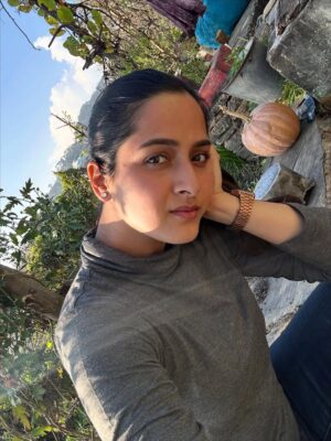 Arushi Sharma Instagram - The mountains don’t really do anything. They just stand there - calm, still, grounded. And somehow that stillness seeps into you too. You start breathing slower, thinking softer for the sun, the air, the silence … for yourself ☀️