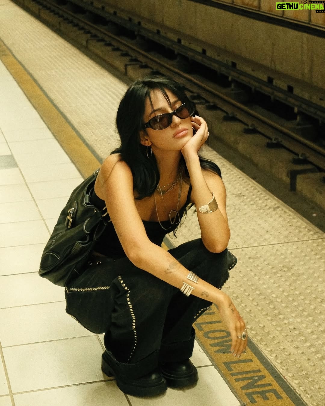 Aryaana Gandhi - 169.7K Likes - passing thru