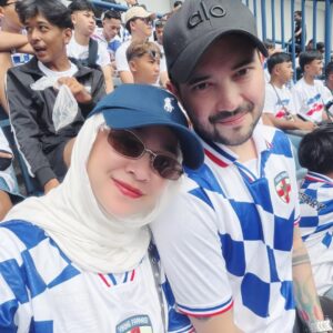 Aryani Fitriana Instagram - Persib vs persija 🔥 

#persib #aryanifitriana #donnymichael