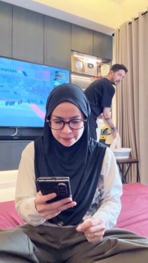 Aryani Fitriana Instagram - Gara2 AGUS BUBUT! 
#tutorialmemadamkanapi #tutorialmenjinakanrasterkuat #damkar #donnymichael #aryanifitriana