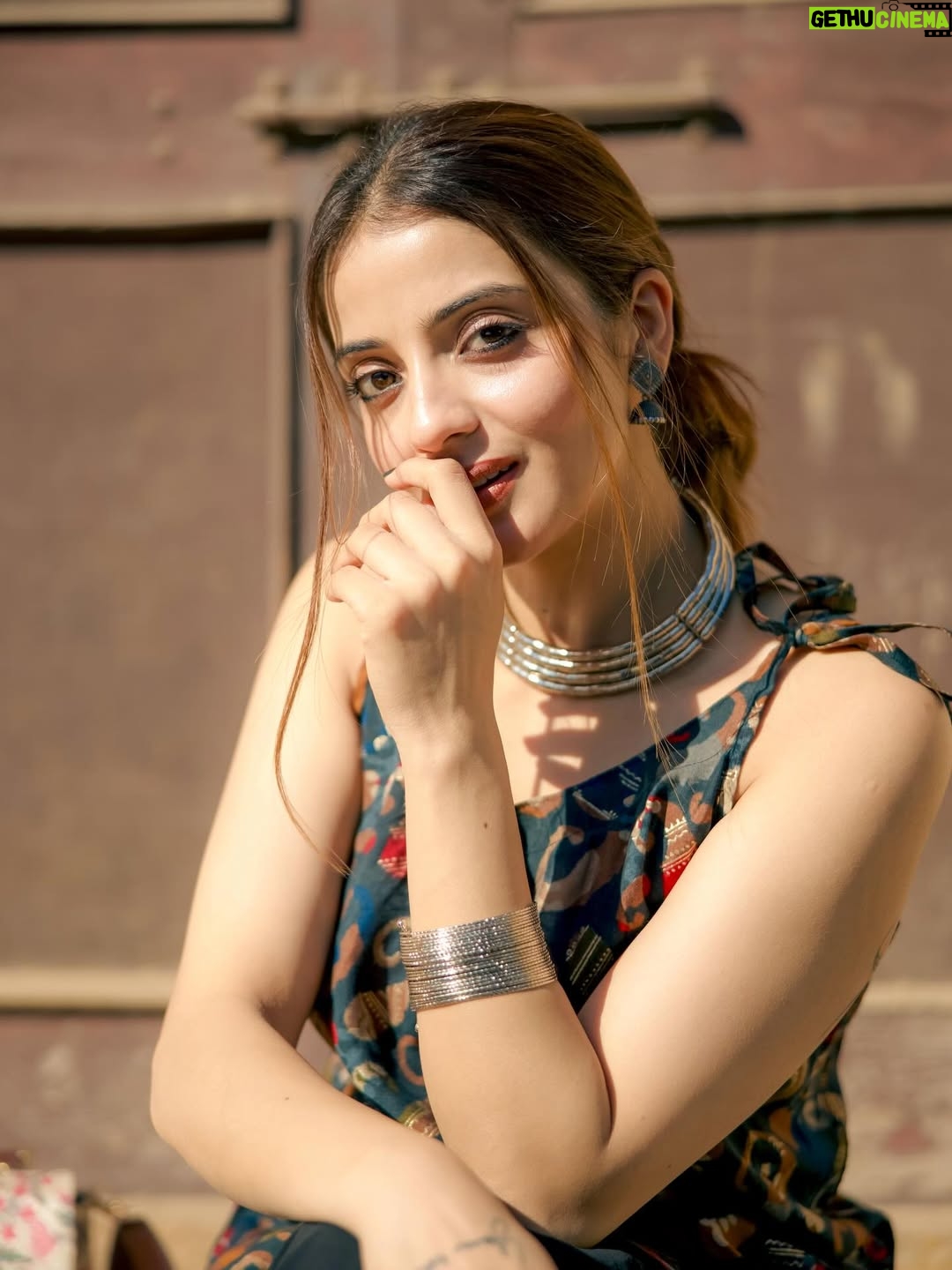 Aryanshi Sharma - 404.2K Likes - Masakali 🕊️ #arusquad 
📸: @m4_clicks 
✍️: @jigar_vandarvala 
.
.
.
#feelinggood #instagram #aesthetic #instadaily #lifestyle #ootd #lifestyleinfluencer #contentcreator #videocreator #influencer #influencerlife #fashioninfluencer #fashionista #instafashion #fashionblogger #influencerdiaries #influencerlifestyle #jaipur #lifestyle