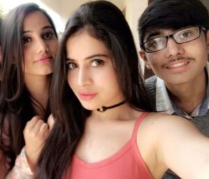 Asfi Javed Instagram - 2016… it’s been a minute