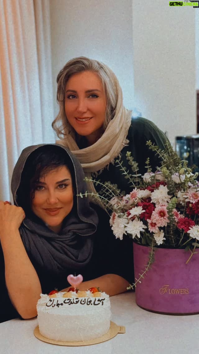 Asha Mehrabi - 11.3K Likes - .
#تولد و وجود بعضی آدم‌ها در #زندگی سرشار از انرژی و حسِ خوبه.. حضورشون قشنگی میده به لحظه‌ها.. بویِ مهربونیشون دل رو آروم میکنه.. و گرمای سخنشون امید میده به زندگی.. آشا جان 💜 تولدتتون هزاران بار مبارک.. وجود و حضورتون مانا.. 

۳۱ مرداد ۱۴۰۴

#آشامحرابی #بازیگر #سینما 
#سحرمحراب #عکاس #سحر_محراب_بيگى