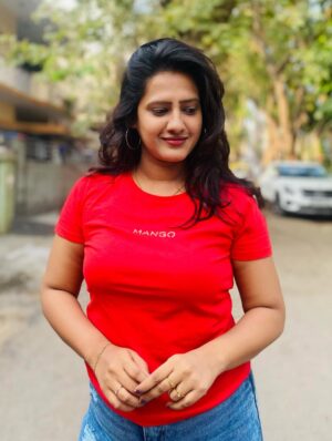 Asha Rajagopal Instagram - She is both storm and calm. ❤️
#instagram #instapic #trending #asharajagopal