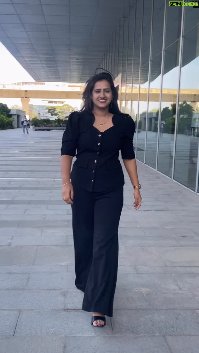 Asha Rajagopal - 5.5K Likes - Namdhu ondhu irli.. trending 🖤

#insta #instagram #instagood #instalike #instamood #viral #viralvideos #trending #trendingreels #instadaily #explore #explorepage #reels #reelsinstagram #asharajagopal