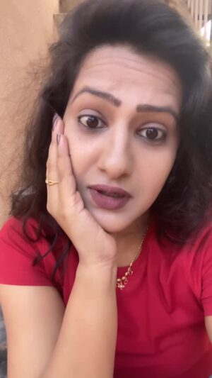 Asha Rajagopal Instagram - ನೀನು ಏನು ಹೇಳ್ತೀಯಾ bro 😂

#insta #instagram #instadaily #reels #reelsinstagram #viral #viralvideos #instagood #instamood #trending #trendingreels #explore #explorepage #reelkarofeelkaro #reelitfeelit #karnataka #asharajagopal