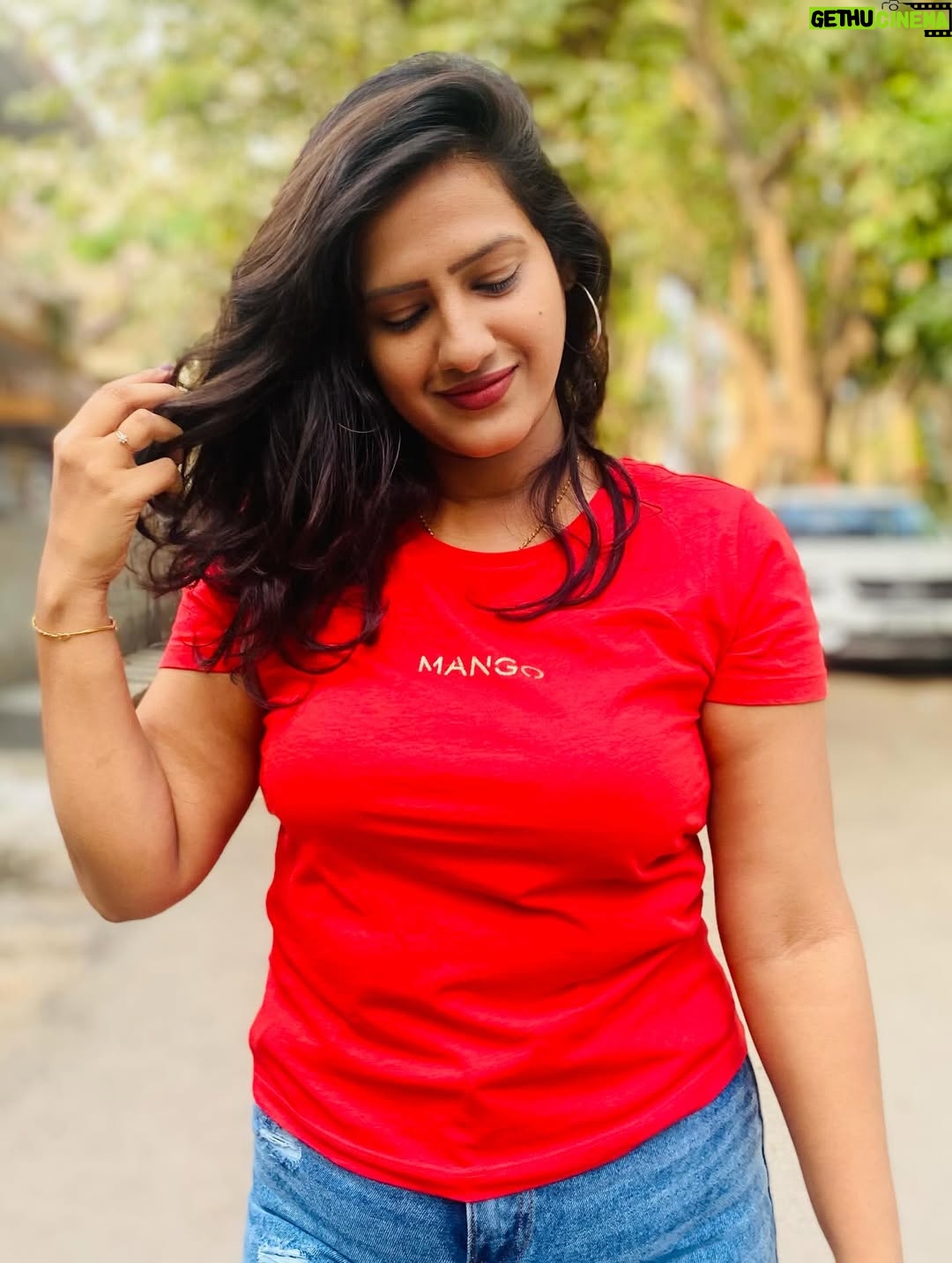 Asha Rajagopal - 2K Likes - She is both storm and calm. ❤️

#instagram #instapic #trending #asharajagopal