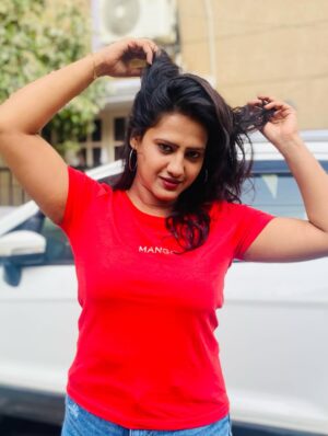 Asha Rajagopal Instagram - She is both storm and calm. ❤️
#instagram #instapic #trending #asharajagopal
