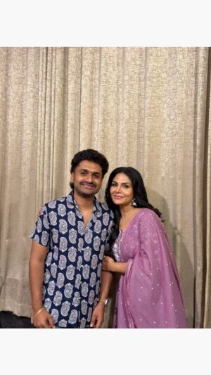 Asha Sharath Instagram - When backbencher meets old school teacher ❤️

@asha_sharath_official 
@sreegokulammoviesofficial