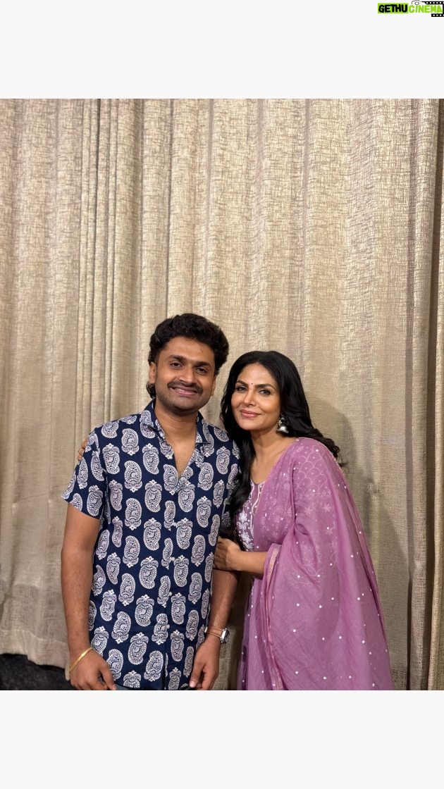 Asha Sharath - 71.9K Likes - When backbencher meets old school teacher ❤️

@asha_sharath_official 
@sreegokulammoviesofficial