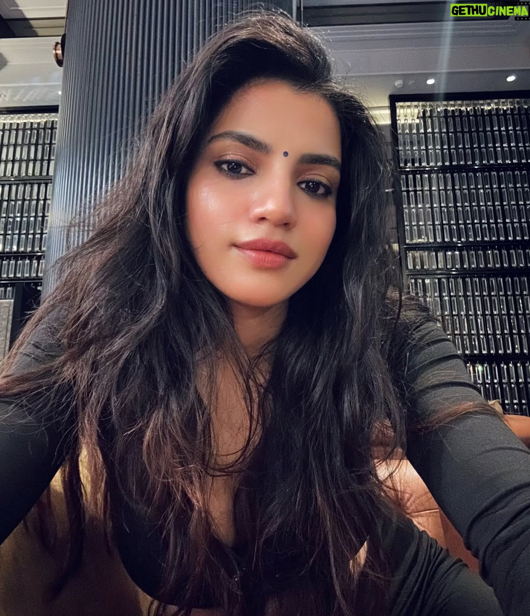 Asheema Vardaan - 2.7K Likes - Don’t stare too long 🧿