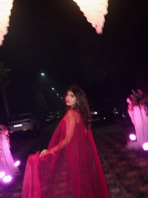 Ashi Khanna Instagram - Album : recents 💌 last week in Amritsar for sanku di bhennn da vyaah 🥰🫶🏻✨
Wearing @shakuntlamxclusif 🫶🏻
Sourcing @styledbynikinagda
Jewellery @aadamyastore
#Amritsar #WeddingSeason