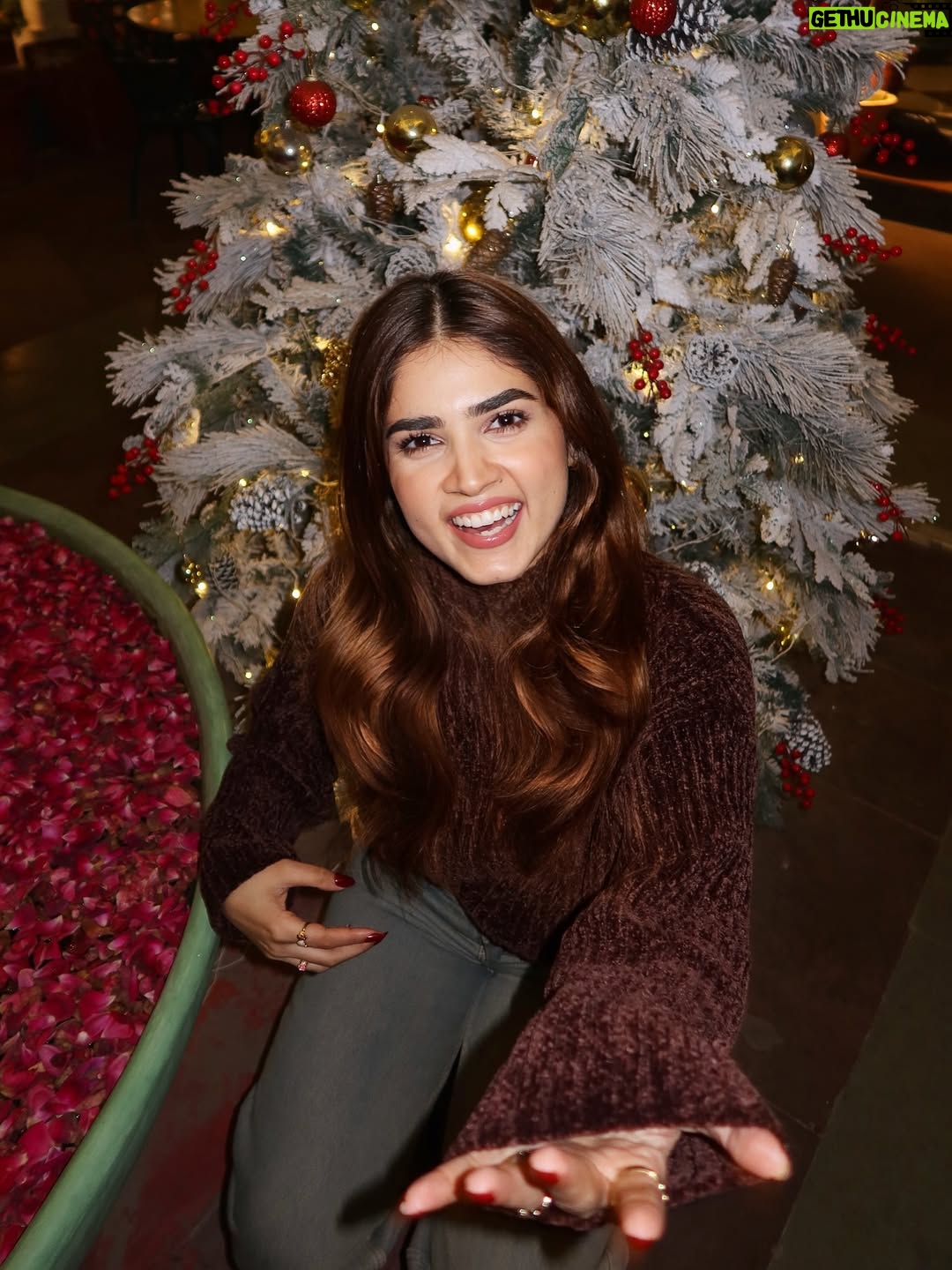 Ashima Chaudhary - 108.3K Likes - 𝒮𝓉𝓇𝑜𝓃𝓰 𝑒𝓎𝑒𝓈, 𝓈𝑜𝒻𝓉 𝒽𝑒𝒶𝓇𝓉🫠🤎🥀😮‍💨
.
.
.
.
.
.
.
.
.

#happynewyear2026 #1pictureoftheyear #ashimachaudhary #ashiqueen #outfit #outdoorphotography #explorepage✨ #explore #pictureoftheday #2026