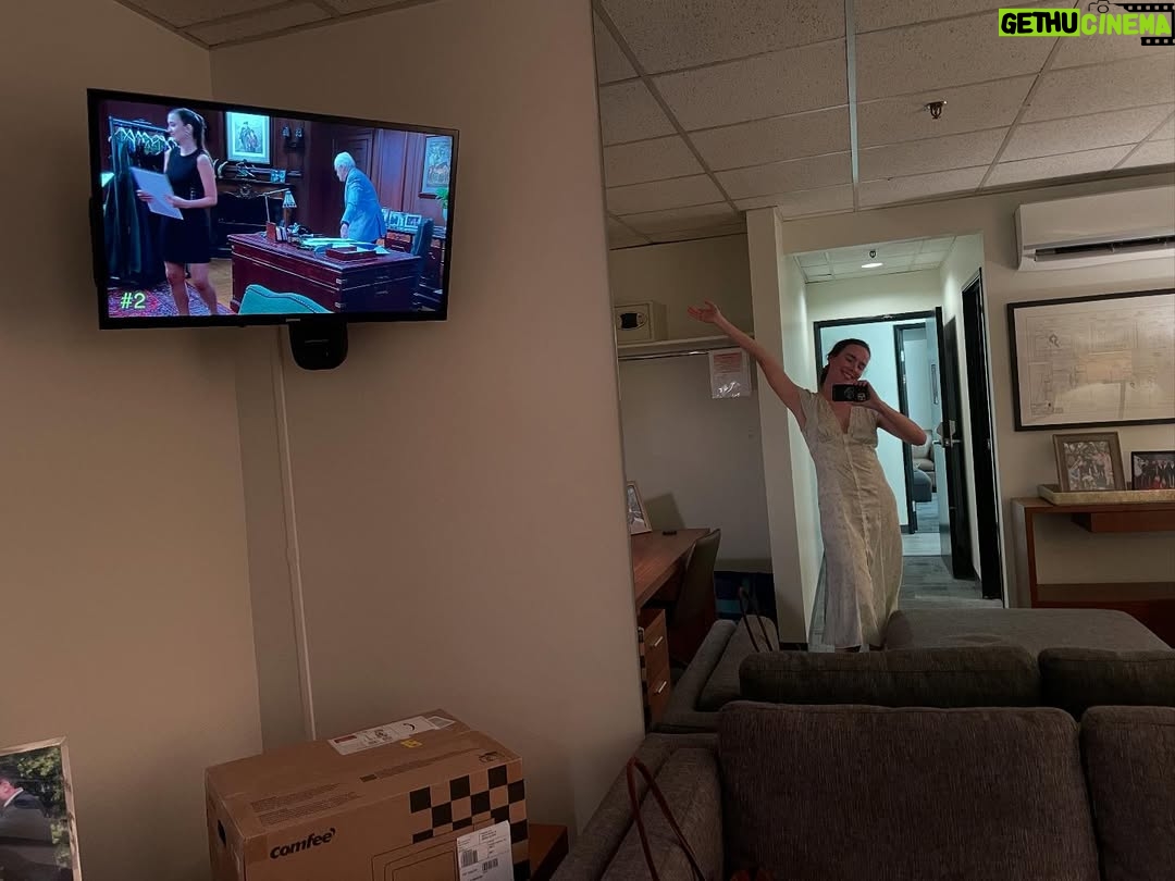 Ashleigh Brewer - 2K Likes - God I love this show! Farewell Television City, hello Sunset Studios! Here’s to another 38 years!! 🤩@boldandbeautifulcbs