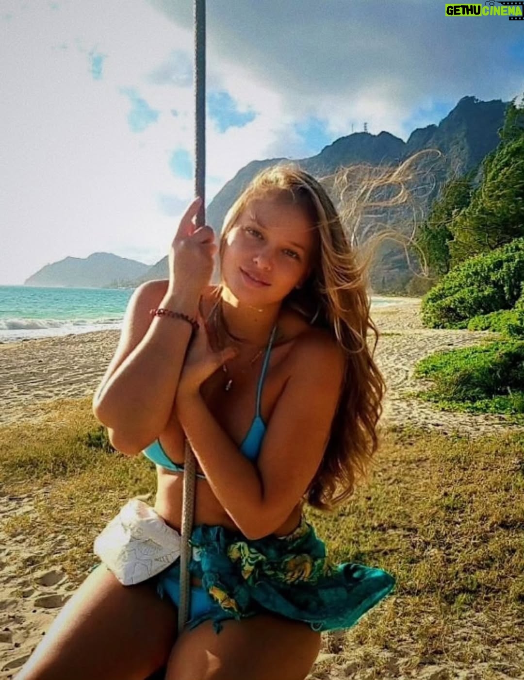 Ashley Hobbs - 155 Likes - Quietly romanticizing my life. If you noticed.
.
#softgirlera
#romanticizelife
#sunrisemood
#quietconfidence
#unbotheredenergy