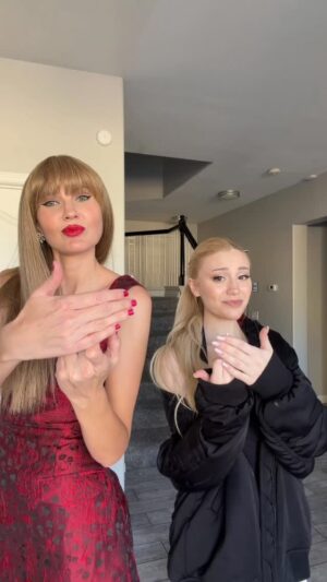 Ashley Leechin Instagram - How could Blondie & @paigeniemann NOT do this awesome funny viral trend? It was meant to be 😻 

Such a fun time meeting and collaing with you - until next time ♥️🫂

#blondie #paigeniemann #breakfree #trendingreelsvideo #comedy #trendingaudio