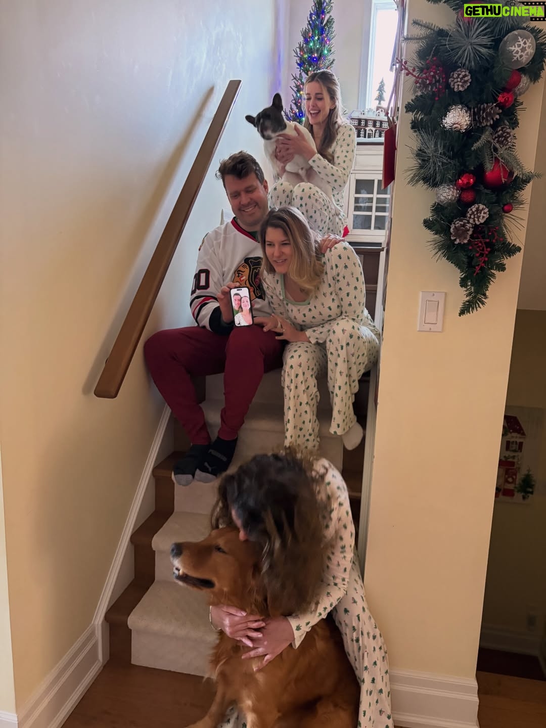 Ashley Newbrough - 5.5K Likes - december had range