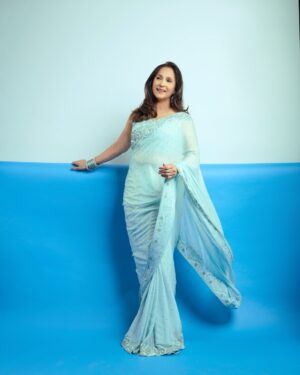 Ashwini Bhave Instagram - This calm blue feels like me⦠soft, peaceful, and shining in my own way.āØššš¤
#saree #ethnic #ashvinibhave #blue
.
.
.
Clicked byšø - @shrutisbagwe
Hair - @sudhahairstylist
Makeup by - @ayakarkiran @makeupby_kiran18
Assisted by - @pragati.g.s
.