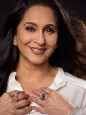Ashwini Bhave Instagram - When an outfit has more to say⦠you give it more frames. Same classic vibe. š«
Clicked byšø -shrutibagwe
Hair - @sudhahairstylist
Makeup by - @kiran
Assisted by - @pragati.g.s
#fa9la #ashvinibhave #filmfare #photoshoot