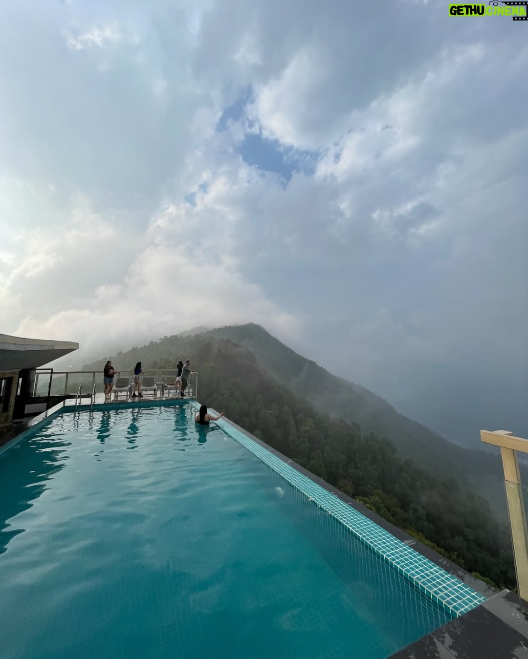 Ashwini karki - 14.6K Likes - Post- card worthy view 🏔️
@sarangkotmountainlodge -
 I felt so pampered during my stay.