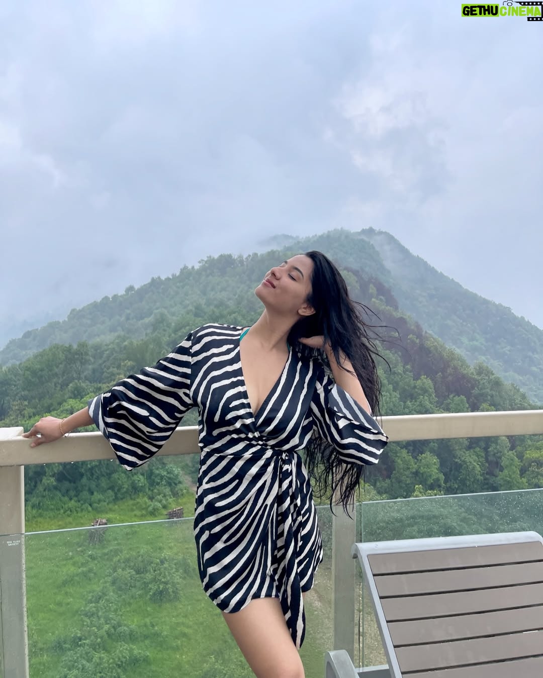 Ashwini karki - 14.6K Likes - Post- card worthy view 🏔️
@sarangkotmountainlodge -
 I felt so pampered during my stay.