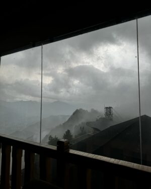 Ashwini karki Instagram - Post- card worthy view šļø
@sarangkotmountainlodge -
I felt so pampered during my stay.