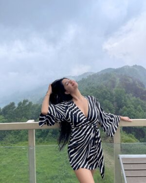 Ashwini karki Instagram - Post- card worthy view šļø
@sarangkotmountainlodge -
I felt so pampered during my stay.