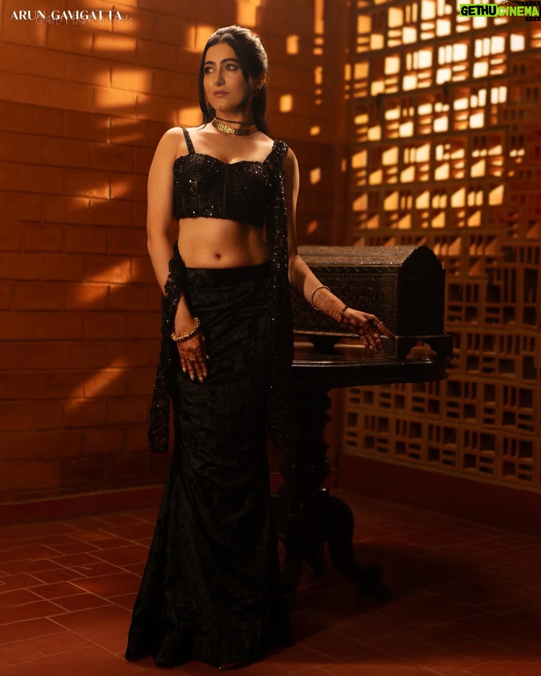 Ashwithi Shetty - 3.9K Likes - Fav Look 🖤
.
Styling @khushi_jagadisha 
Jewellery @antegra_diaries 
Outfit @astha_designer_boutique 
MUA @ashwini.shankar_ 
Photography @arun_gavigatta