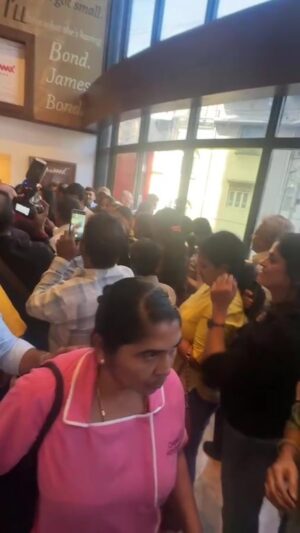 Ashwithi Shetty Instagram - Jai Mumbai house full show 🔥❤️