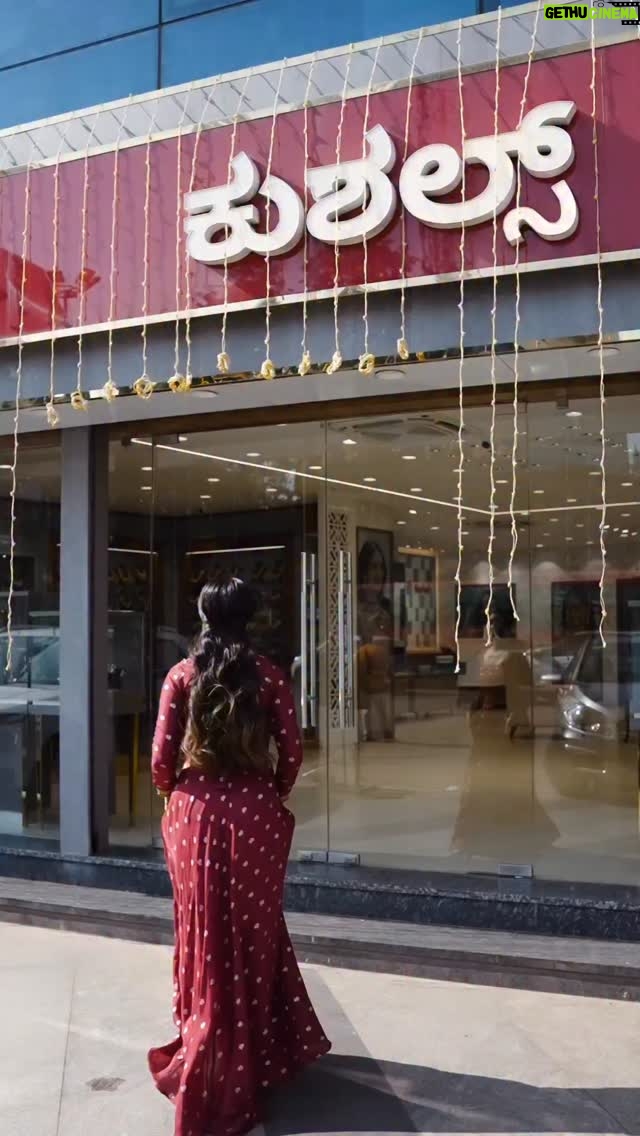 Ashwithi Shetty - 1.3K Likes - Wedding season calls for jewellery shopping, and idella one place-nalli sigutte ✨

From antique pieces that feel beautiful, zircon designs that look elegant, to silver temple jewellery that’s pure classy - Kushals truly has something for every wedding look.

Visit now at📍Balmatta Store, Mangaluru

Shop your favourites at kushals.com, visit the nearest store, or download the @kushalsfashionjewellery app today. 

#Kushals #FashionKiFavoritejewellery #Weddingguestlook

[Tags: Kushals Fashion Jewellery, Fashion ki Favourite Jewellery, Wedding jewellery, Trendy Wedding Jewellery, Haldi jewellery, Mehandi jewellery, Shaadi Jewellery, Wedding jewellery ideas]